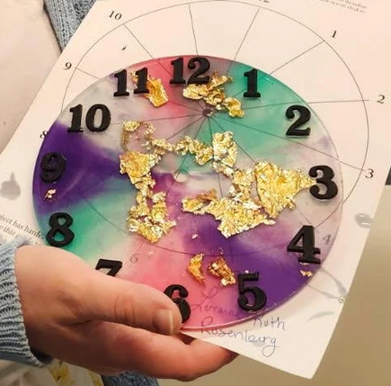 DIY resin clocks for parties of 5 or more